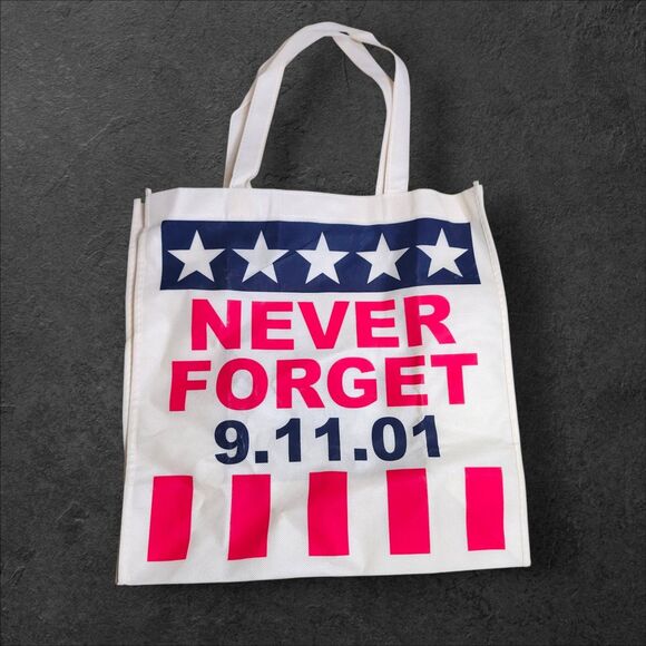 Rare 9/11 Twin Towers Bottle Opener NYC Souvenir w/ FREE “Never Forget” Tote Bag - Picture 4 of 5